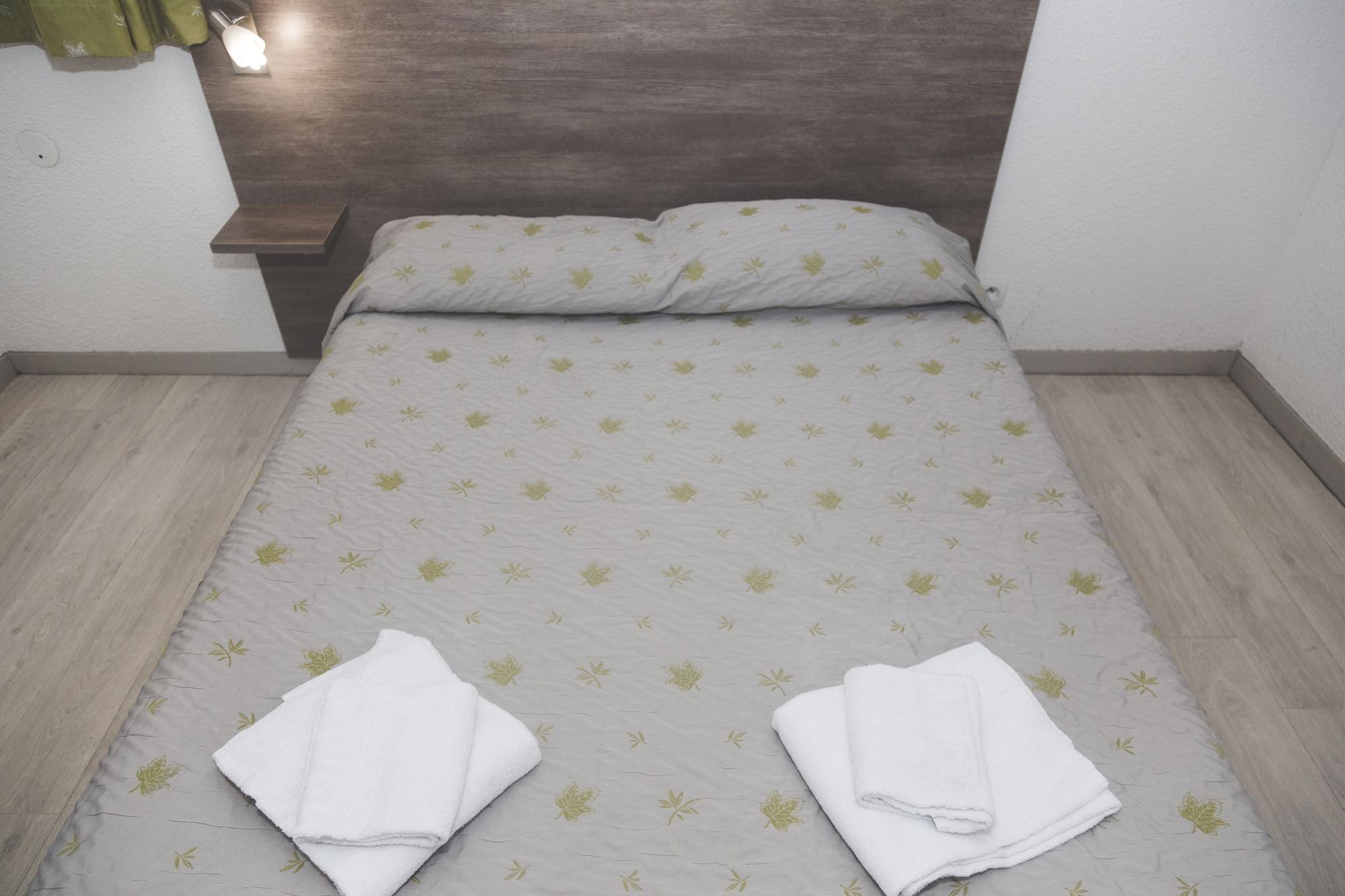 Terres De France - Appart'Hotel Le Splendid Алвар Екстериор снимка