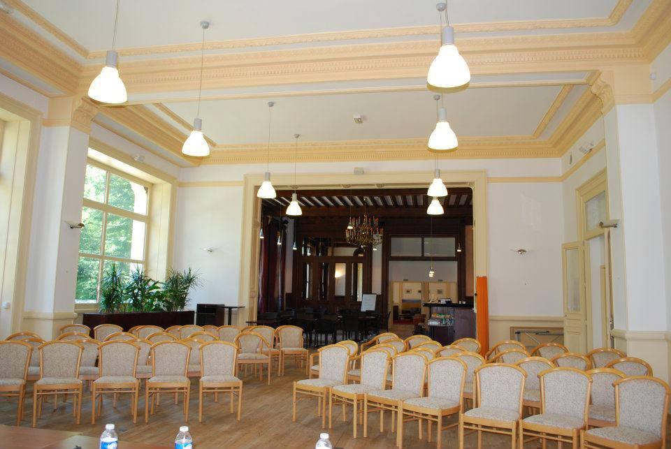 Terres De France - Appart'Hotel Le Splendid Алвар Екстериор снимка