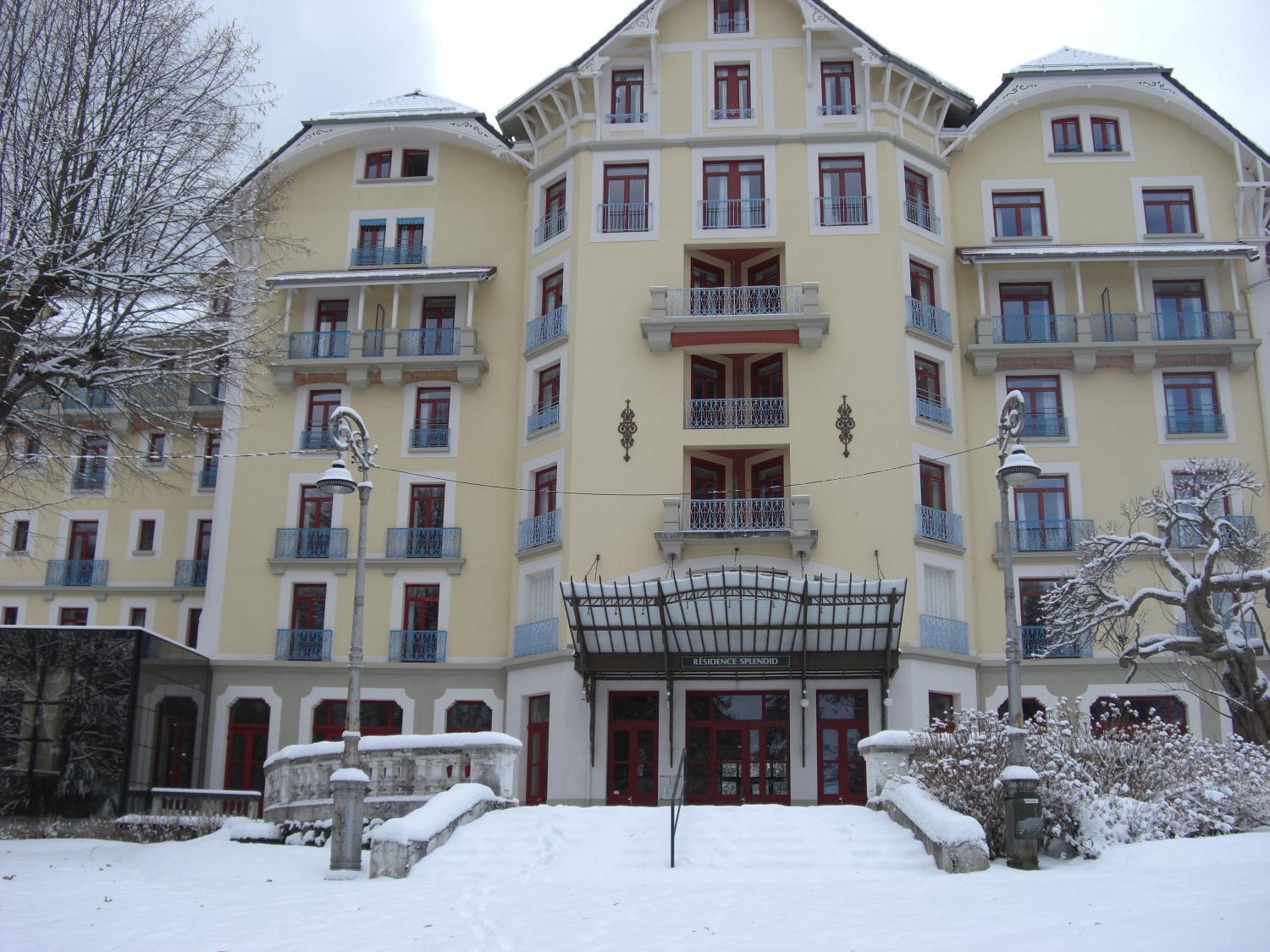Terres De France - Appart'Hotel Le Splendid Алвар Екстериор снимка