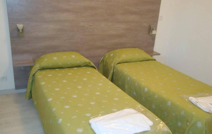 Terres De France - Appart'Hotel Le Splendid Алвар Екстериор снимка